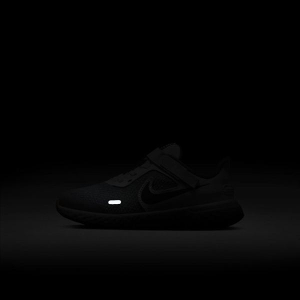 Nike Shoes Revolution 5 FlyEase | Light Smoke Grey / Photon Dust / Gum Medium Brown / Dark Smoke Grey